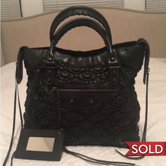 Balenciaga Handbags - ⭐️ (1/2 price for 2+⭐️ items!) Authentic Balenciaga  Matelasse City Velo